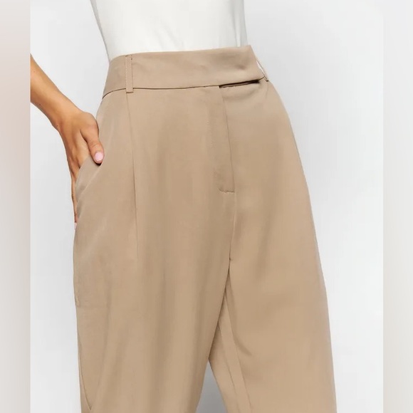 Reformation Lucas Pant Khaki Pleated - Picture 2 of 12